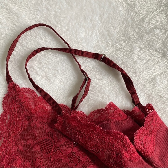 SOLD❌ Gilly Hicks Vintage Lace Vneck Tank Top - Picture 3 of 7